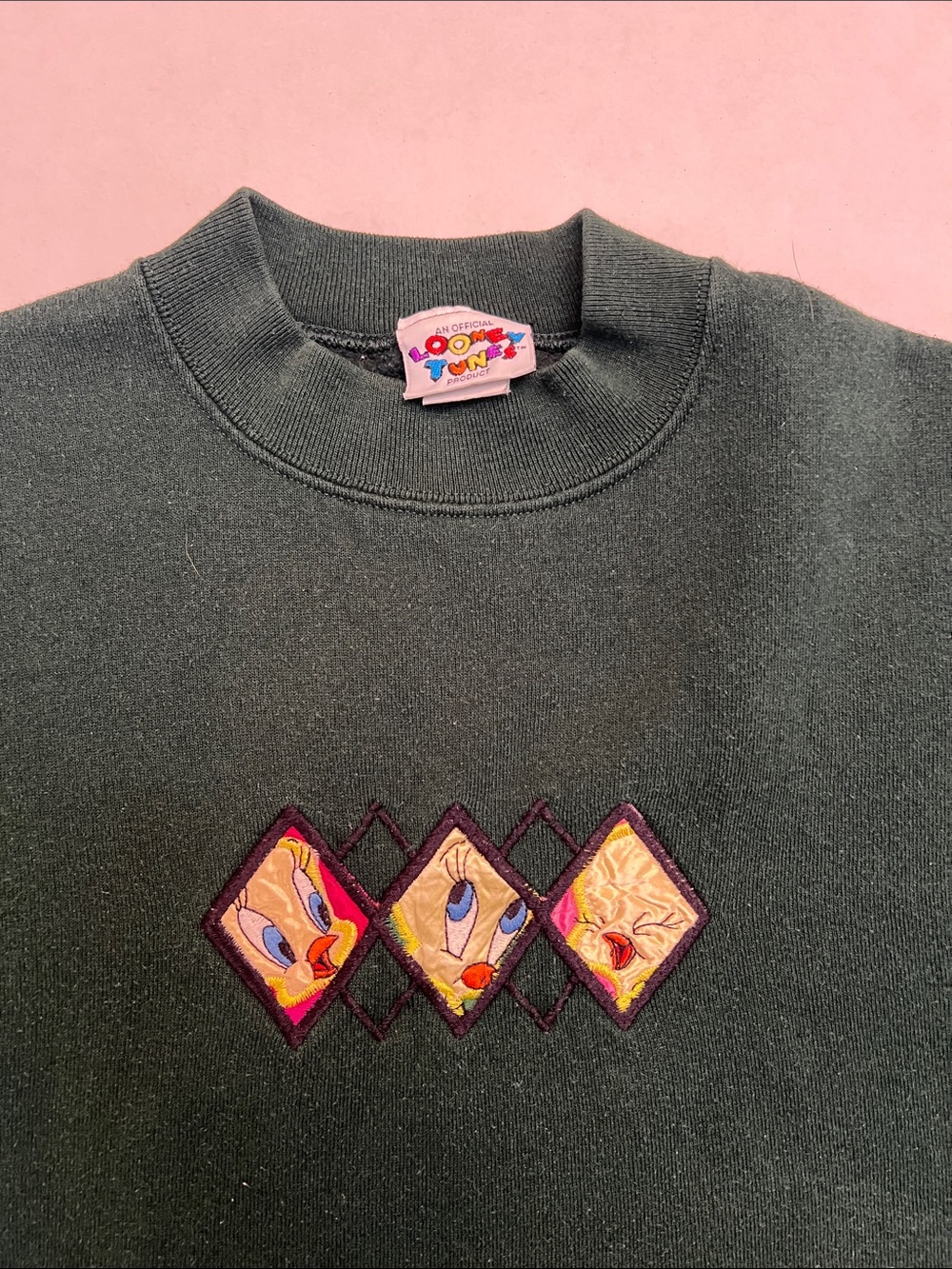 VINTAGE 90’s LOONEY TUNES WOMENS LARGE TWEETY BIRD PULLOVER CREWNECK SWEATSHIRT - Picture 10 of 10
